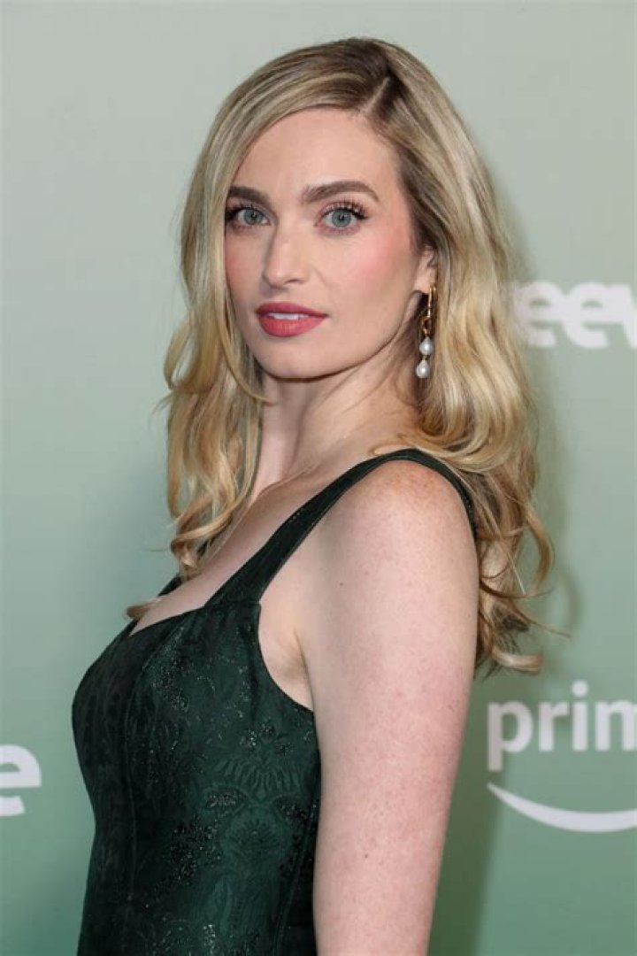 EXPLORE Allegra Edwards Wiki, Bio, Age, Height, Engaged, Clayton Snyder partner, Background!!