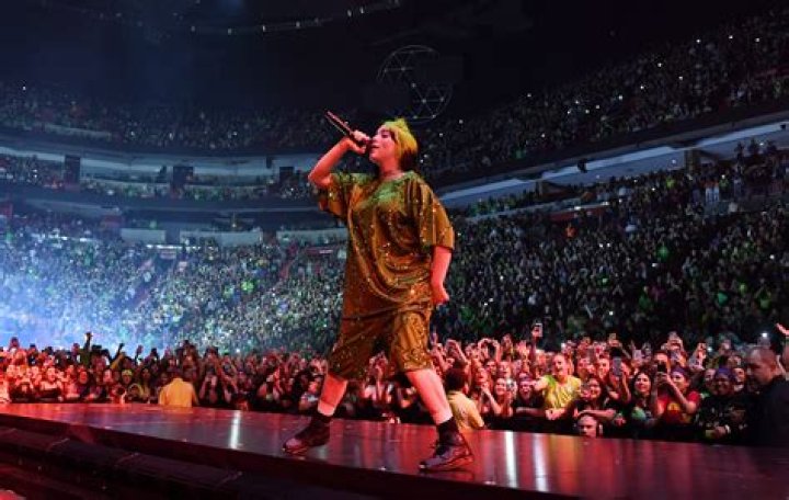 Billie Eilish announces her virtual "Where Do We Go" tour