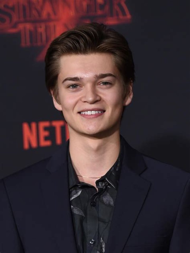 Who is Elijah Stevenson dating? Explore Elijah Stevenson net worth and wiki facts!