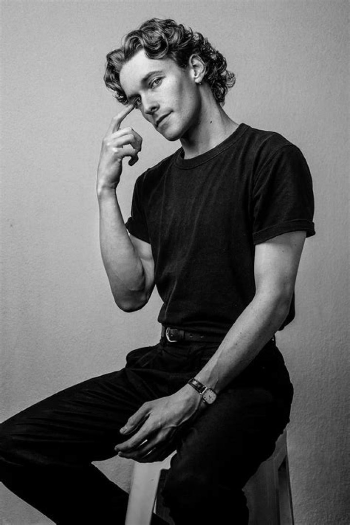 Jacob Collins-Levy Age, Height, Wikipedia, Wife, Net Worth 2023