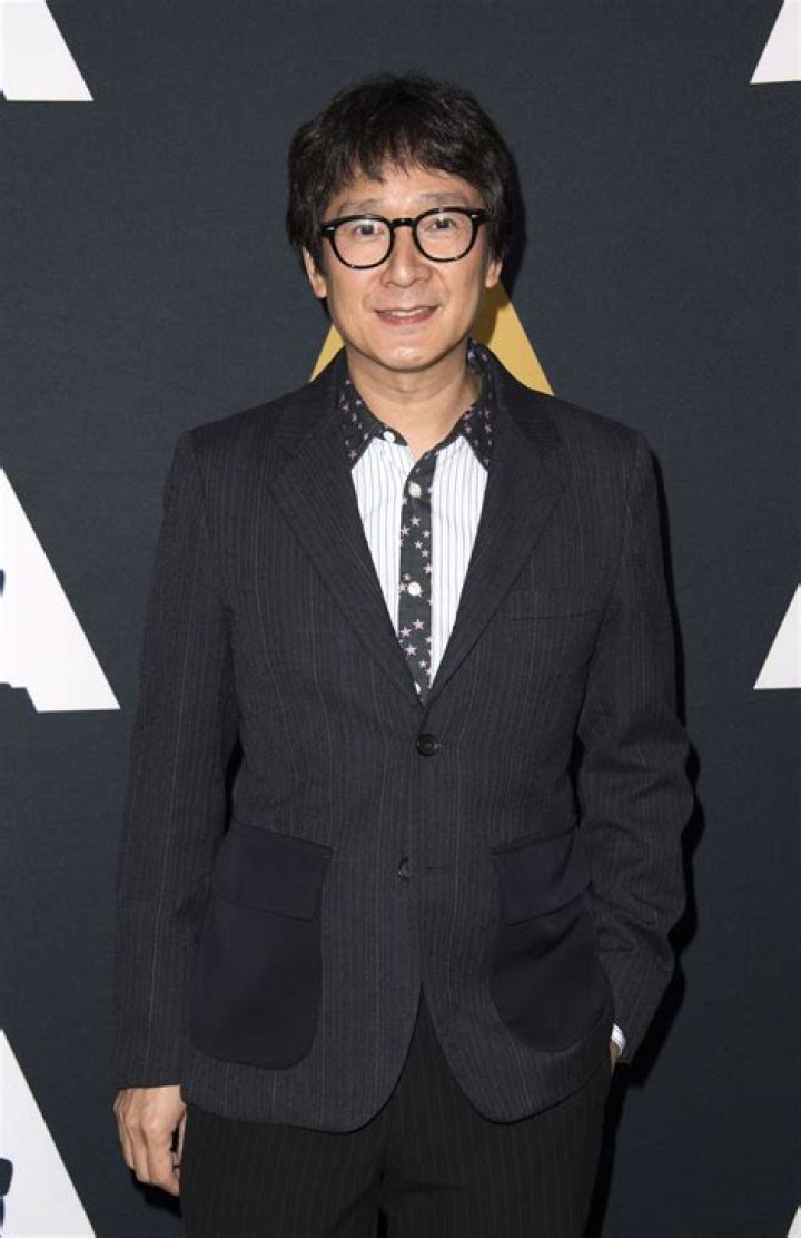 Jonathan Ke Quan Wife, Family, Net Worth, Wiki, Bio