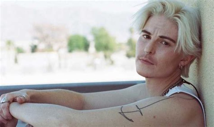 Onision’s Wife Kai Avaroe Wiki, Bio, Age, Height, Real Name, Married, Net Worth, Children!!