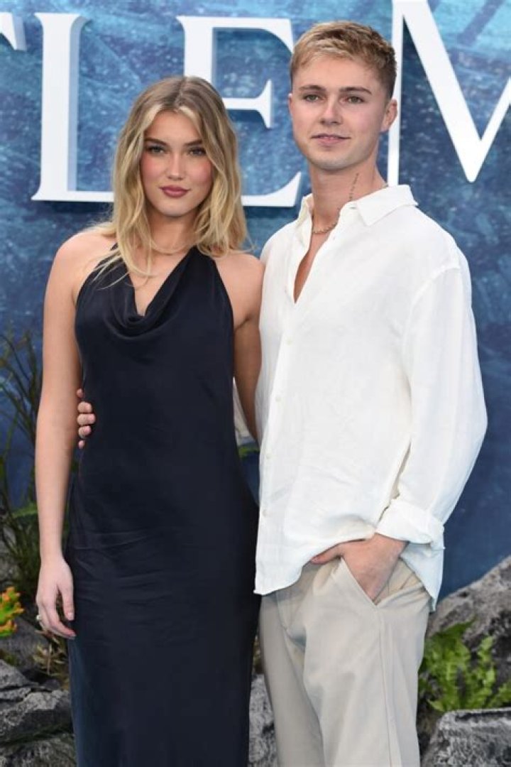 Explore Mimi Slinger Wiki, Bio, Age, Height, Boyfriend & Net Worth