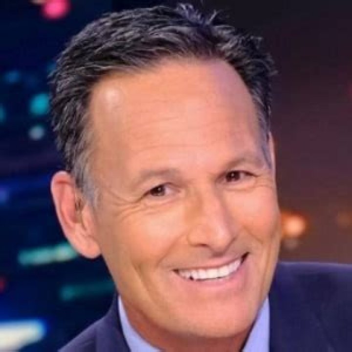 Phil Shuman; Age, Bio, Fox 11, Wiki, Wife, Family, Education, Facts