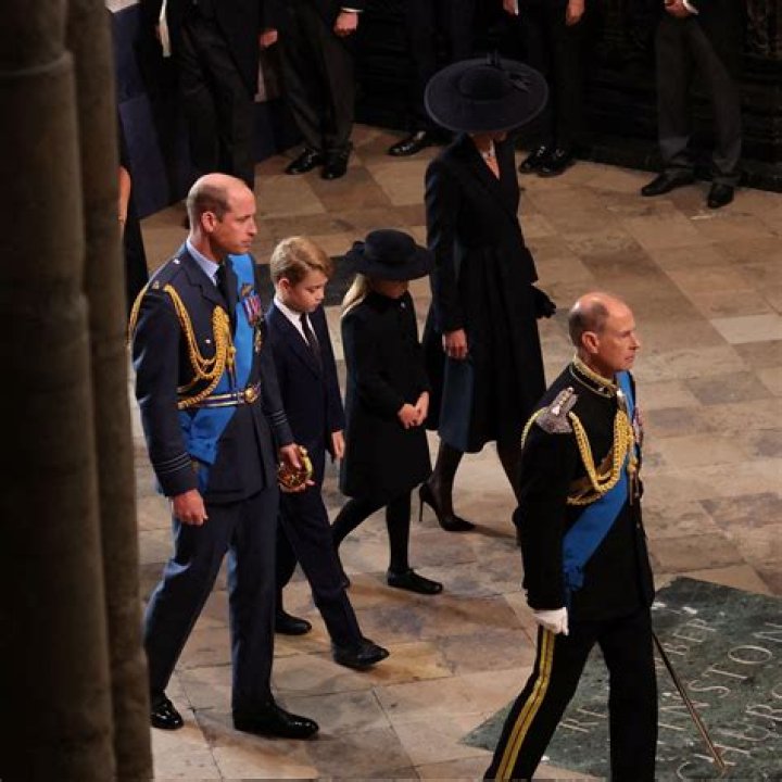 Poids Du Cercueil De La Reine D Angleterre