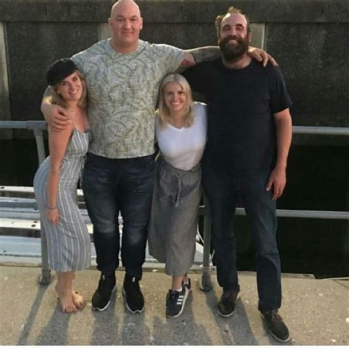 Rory Mccann Taille Archives - Médias Célèbres