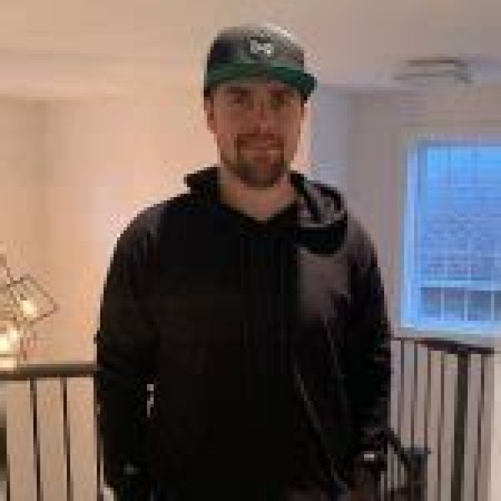 Tanner Pearson Bio; Wife, Contract, Salary, Age, Stats, Trade, Family, Facts