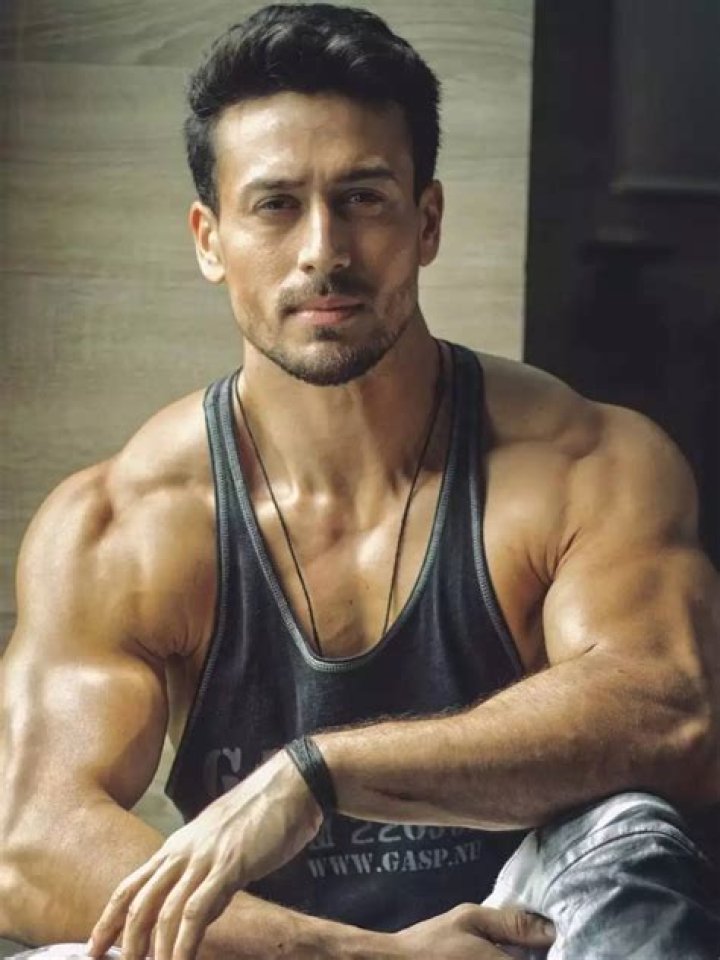 Tiger Shroff Height, Weight, Age, Net Worth, Facts